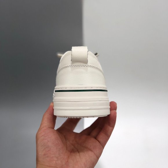 Athletic_Shoes